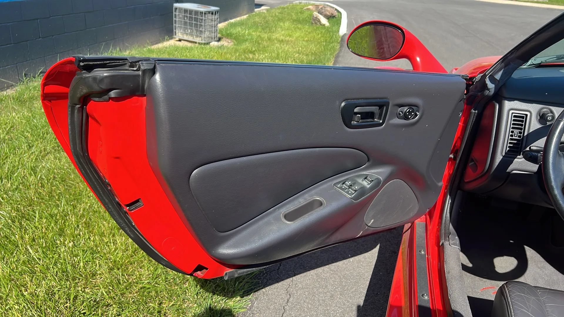 Used 1999 Plymouth Prowler RWD image 10