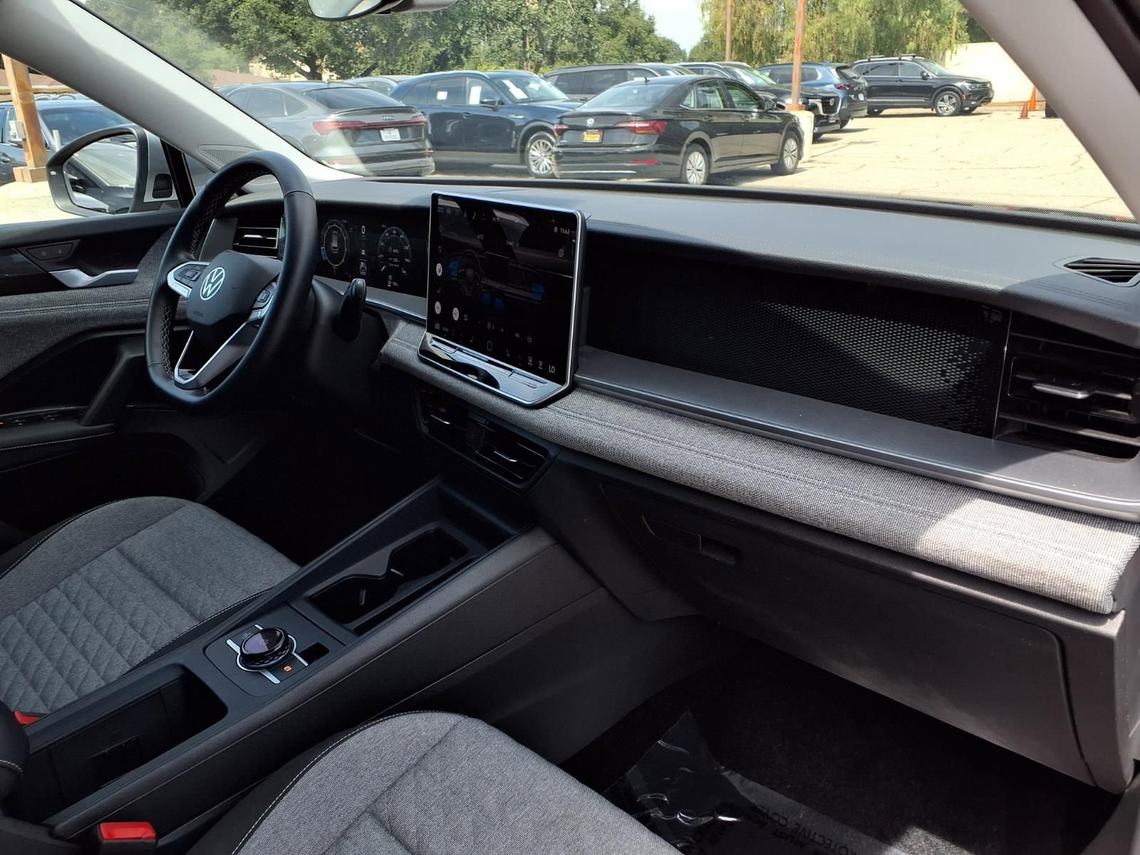 Used 2025 Volkswagen Tiguan S image 24