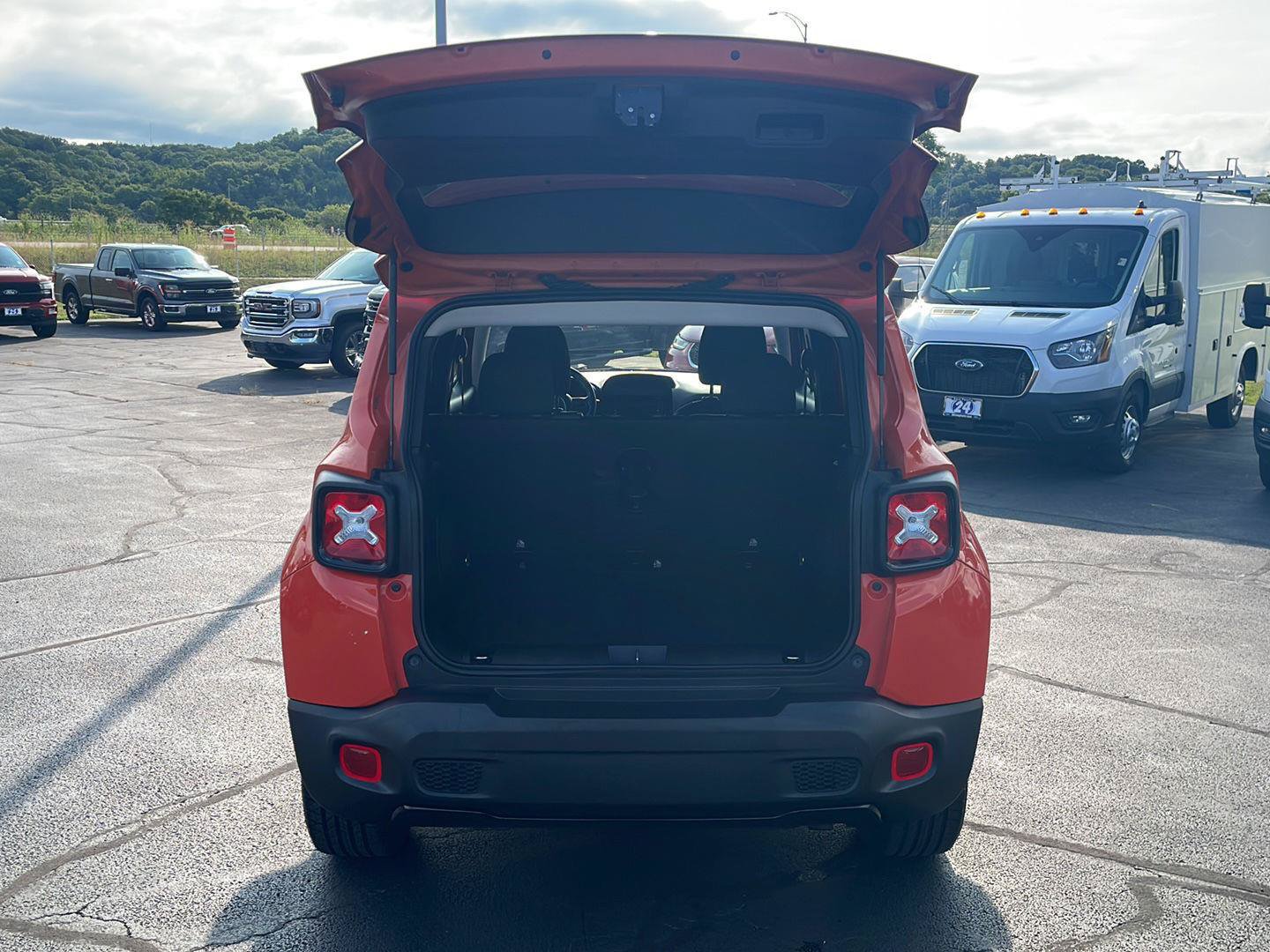 Used 2019 Jeep Renegade Altitude w/ Quick Order Package 2XM AWD/4WD image 27