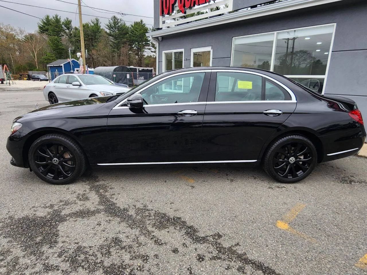 Used 2017 Mercedes-Benz E 300 4MATIC image 8