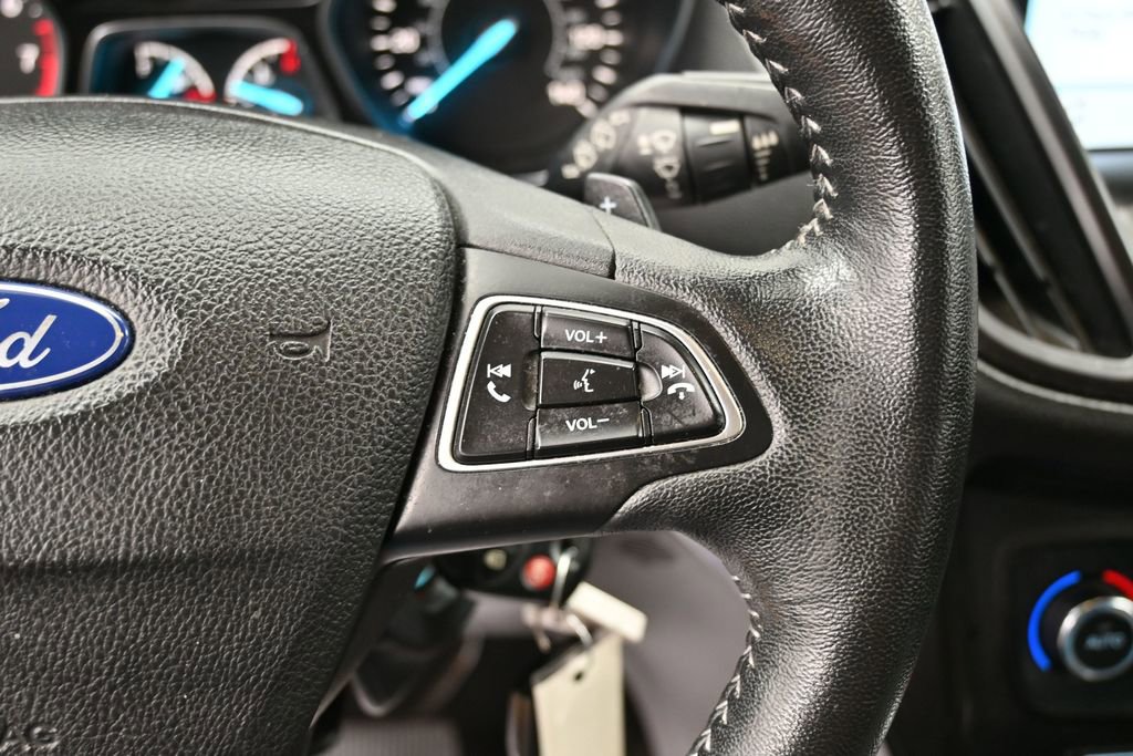 Used 2017 Ford Escape SE w/ Equipment Group 201A FWD image 21