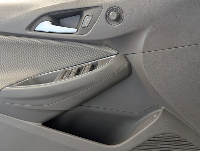 Used 2017 Chevrolet Cruze LS image 23