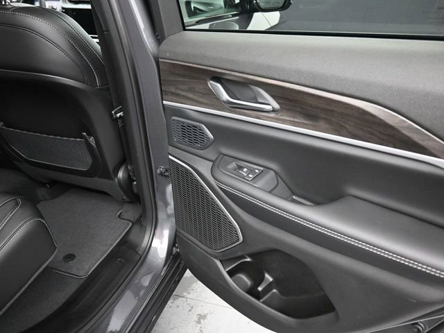 New 2026 Jeep Grand Cherokee Limited w/ Trailer Tow Package image 20