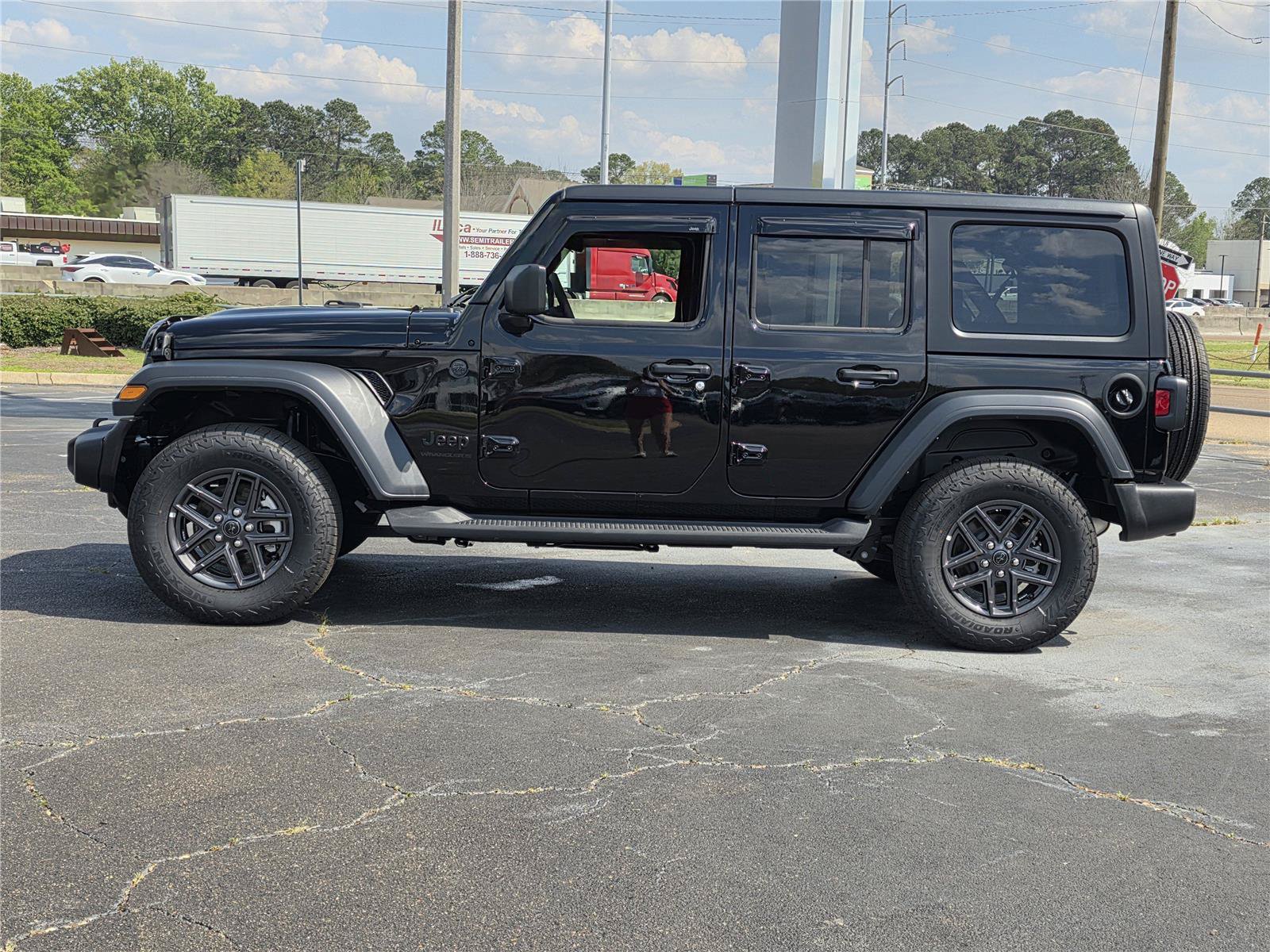 New 2026 Jeep Wrangler Unlimited Sport AWD/4WD image 8