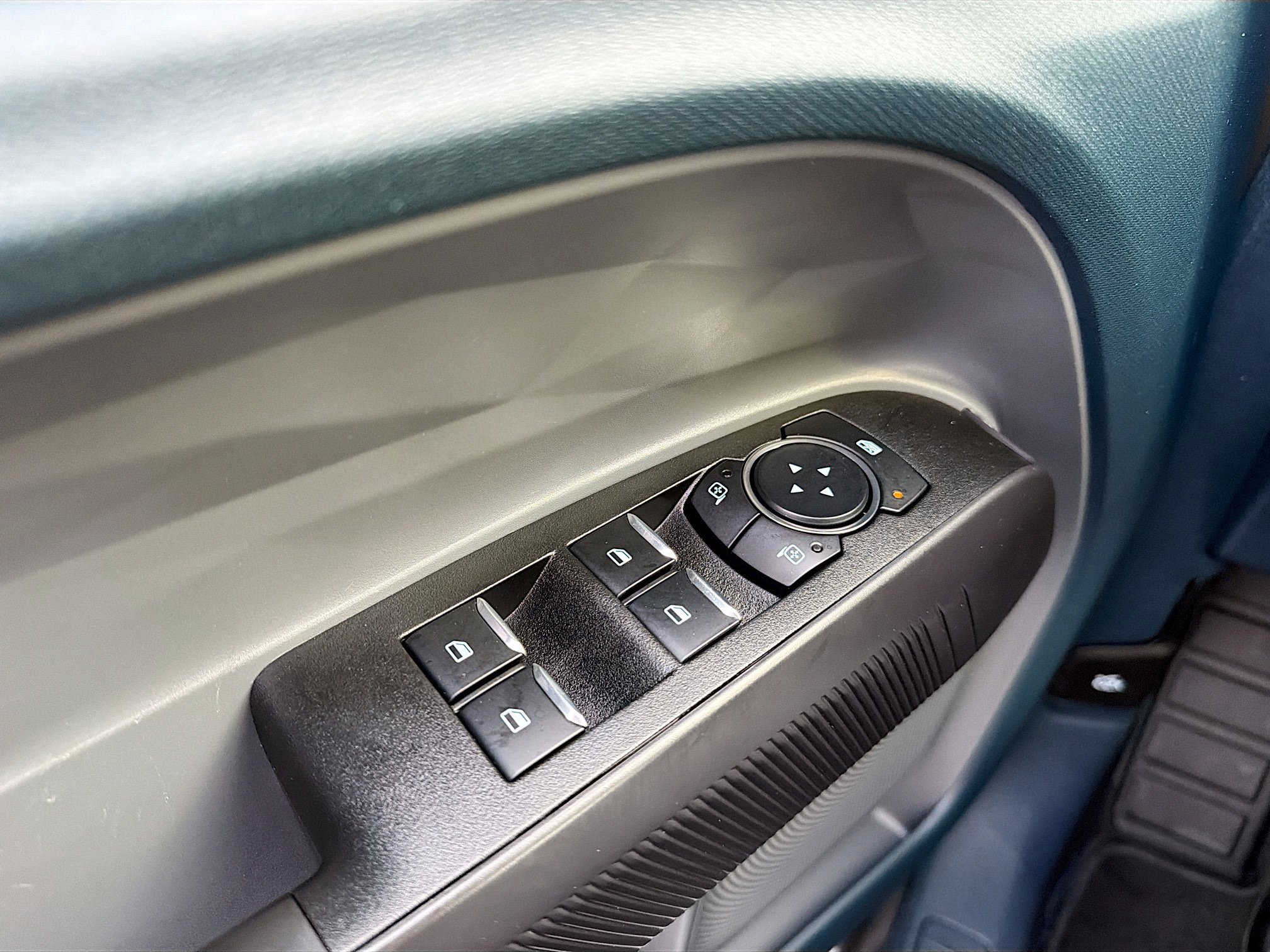 Used 2025 Ford Maverick XL w/ Equipment Group 102A AWD/4WD image 8