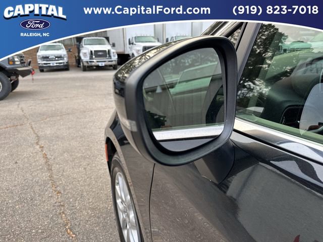 Used 2023 Chrysler Pacifica Touring-L FWD image 15