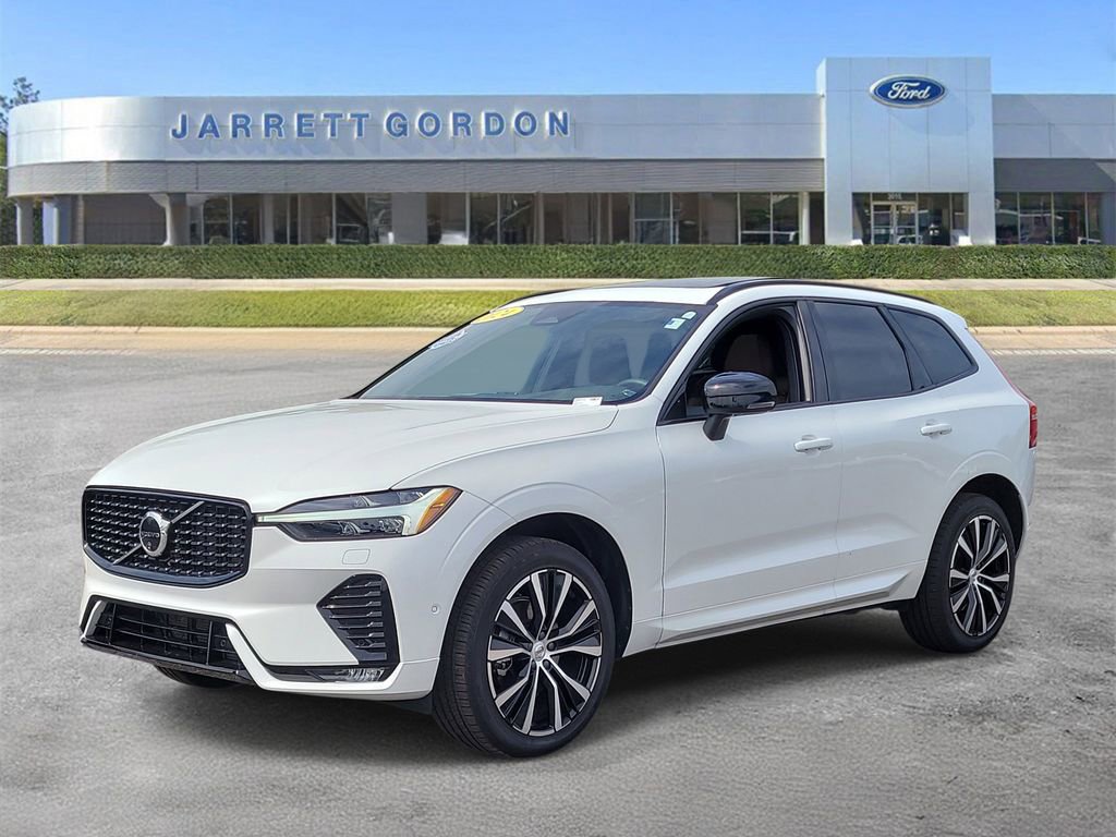 Used 2024 Volvo XC60 B5 Plus w/ Protection Package Premier AWD/4WD image 2