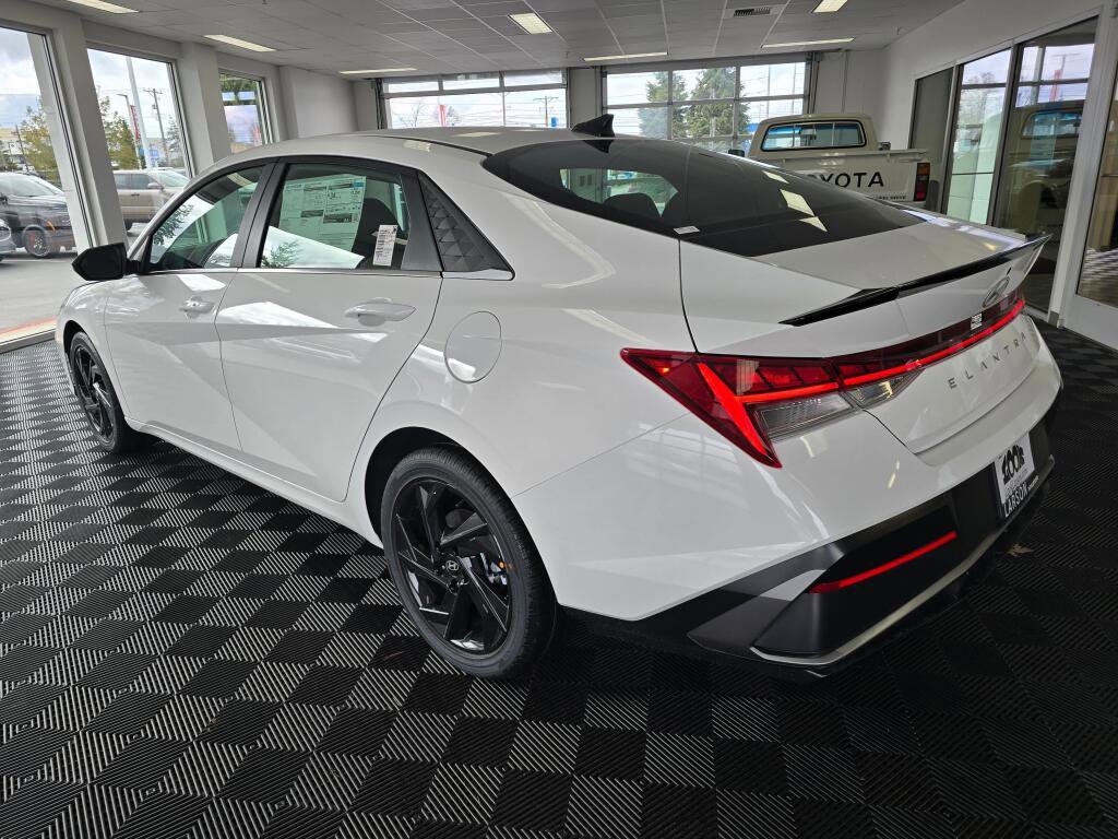 New 2026 Hyundai Elantra SEL Sport image 6