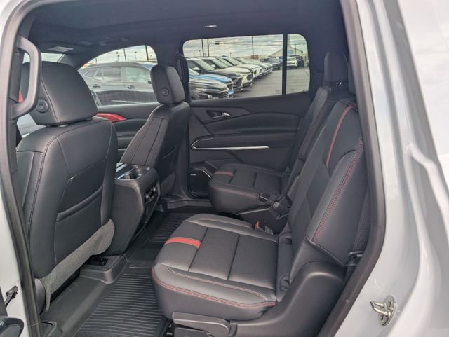New 2026 Chevrolet Traverse RS w/ LPO, Floor Liner Package image 9