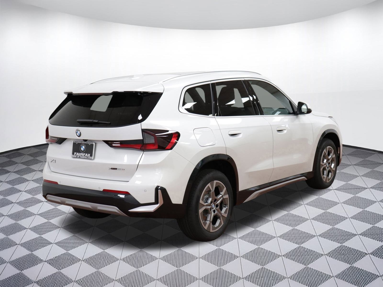 Used 2025 BMW X1 xDrive28i w/ Convenience Package image 5