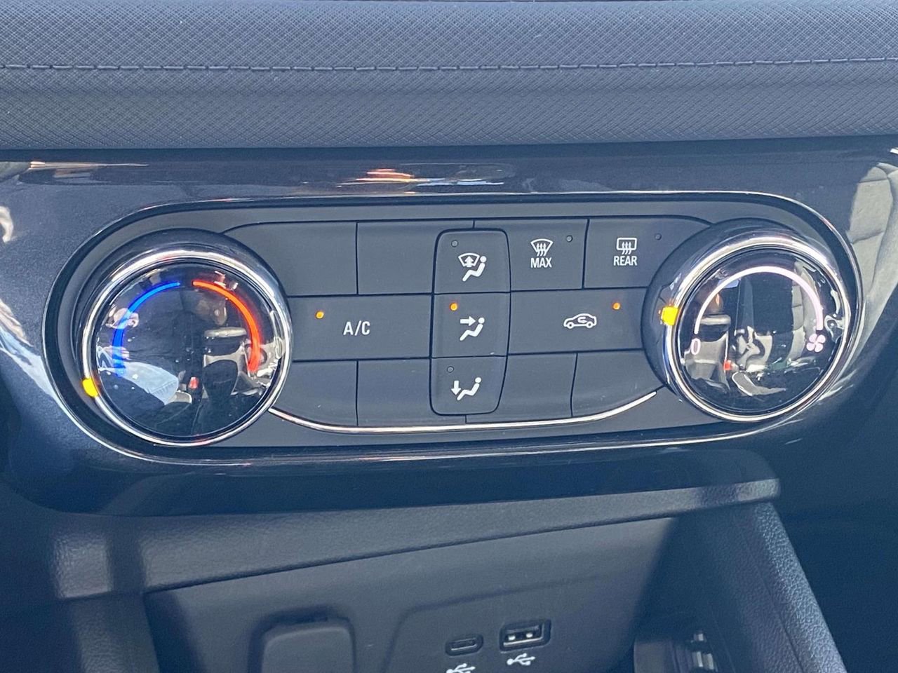 Used 2025 Chevrolet TrailBlazer LT AWD/4WD image 26