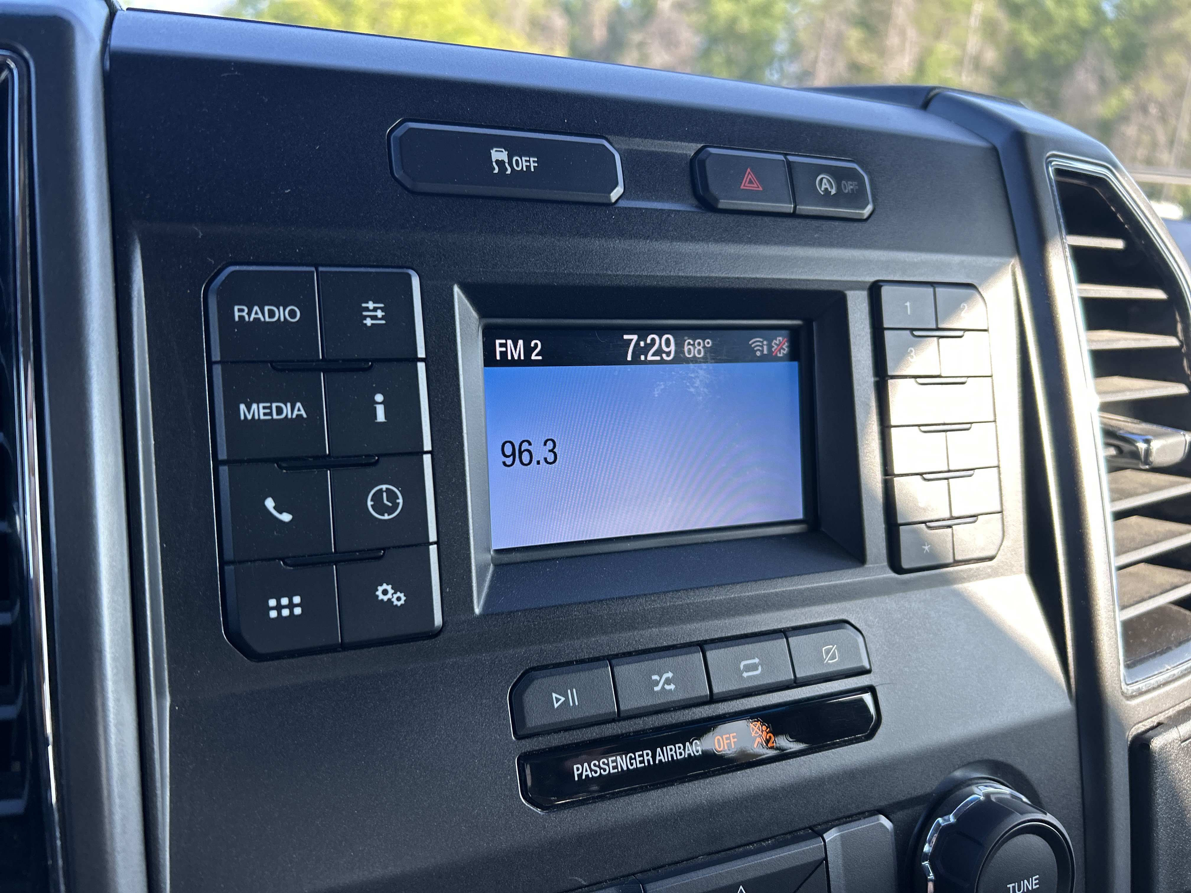 Used 2018 Ford F150 XLT w/ Equipment Group 301A Mid AWD/4WD image 17