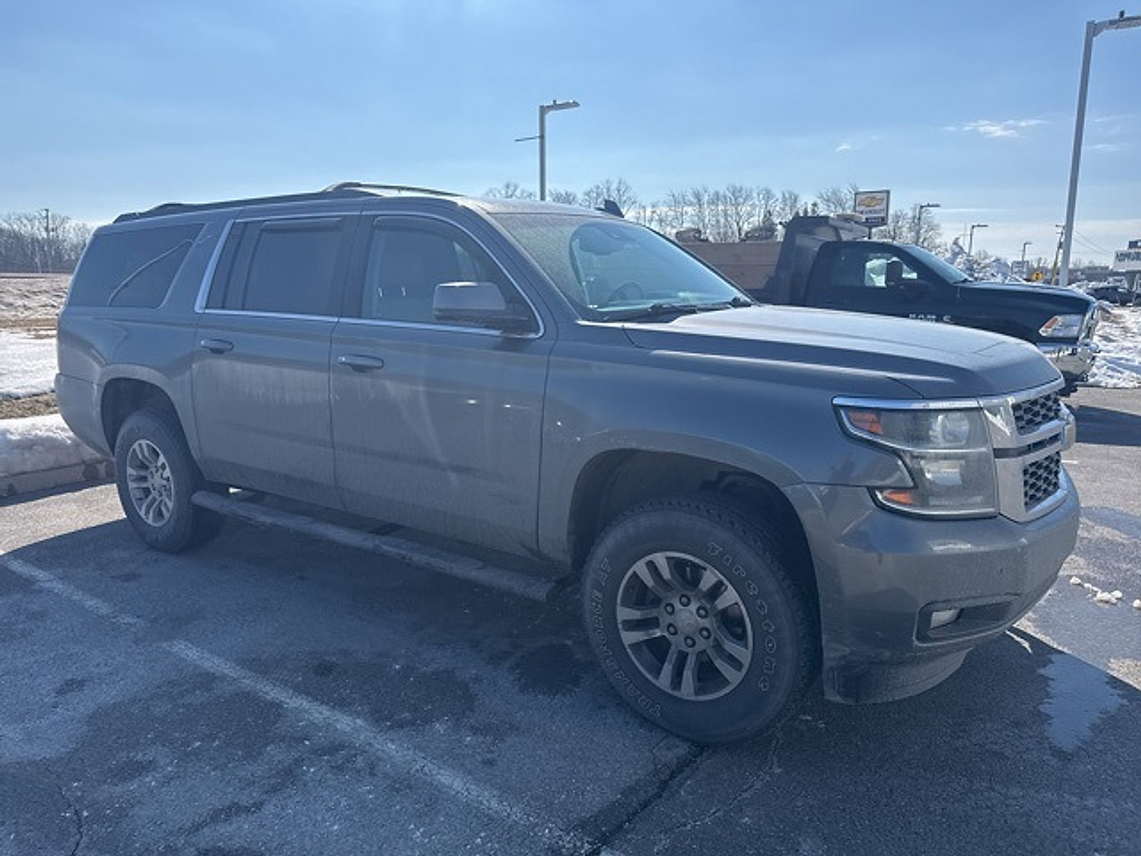 Used 2018 Chevrolet Suburban LT image 11