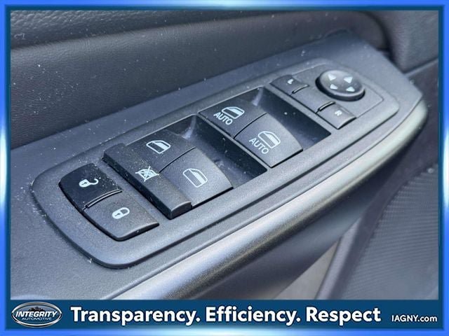 Used 2022 Jeep Cherokee Trailhawk w/ Comfort/Convenience Group AWD/4WD image 16