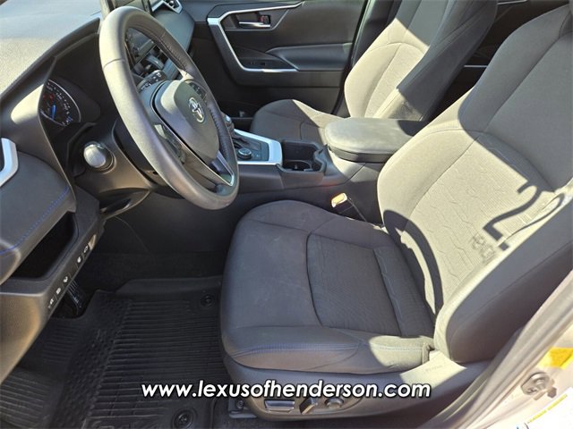 Used 2022 Toyota RAV4 SE w/ Convenience Package image 10