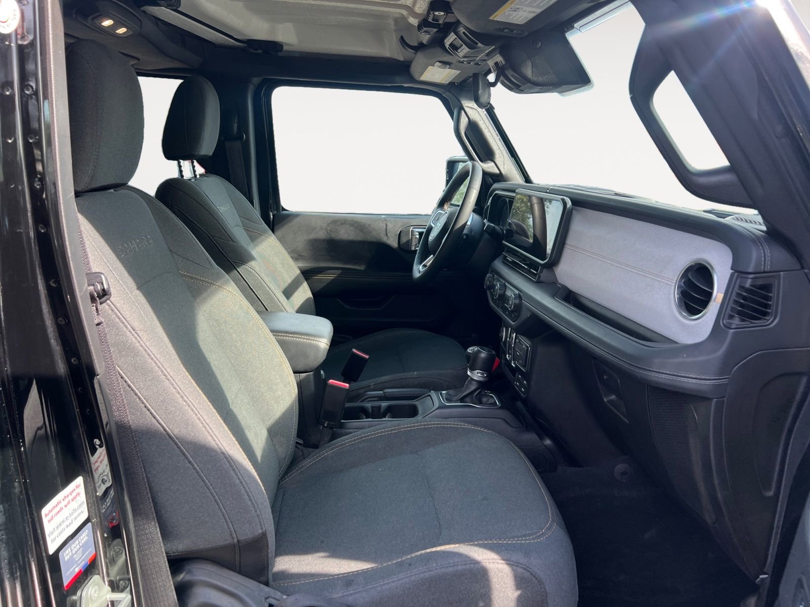 Used 2024 Jeep Wrangler Sahara image 15