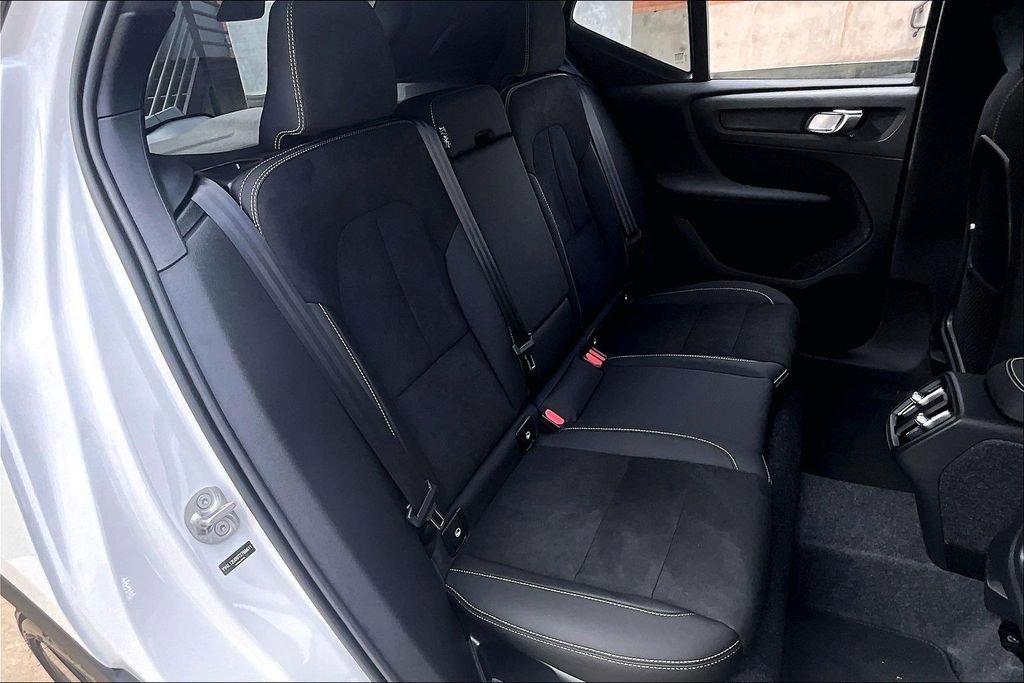 New 2026 Volvo XC40 B5 Ultra w/ Protection Package Premier AWD/4WD image 10
