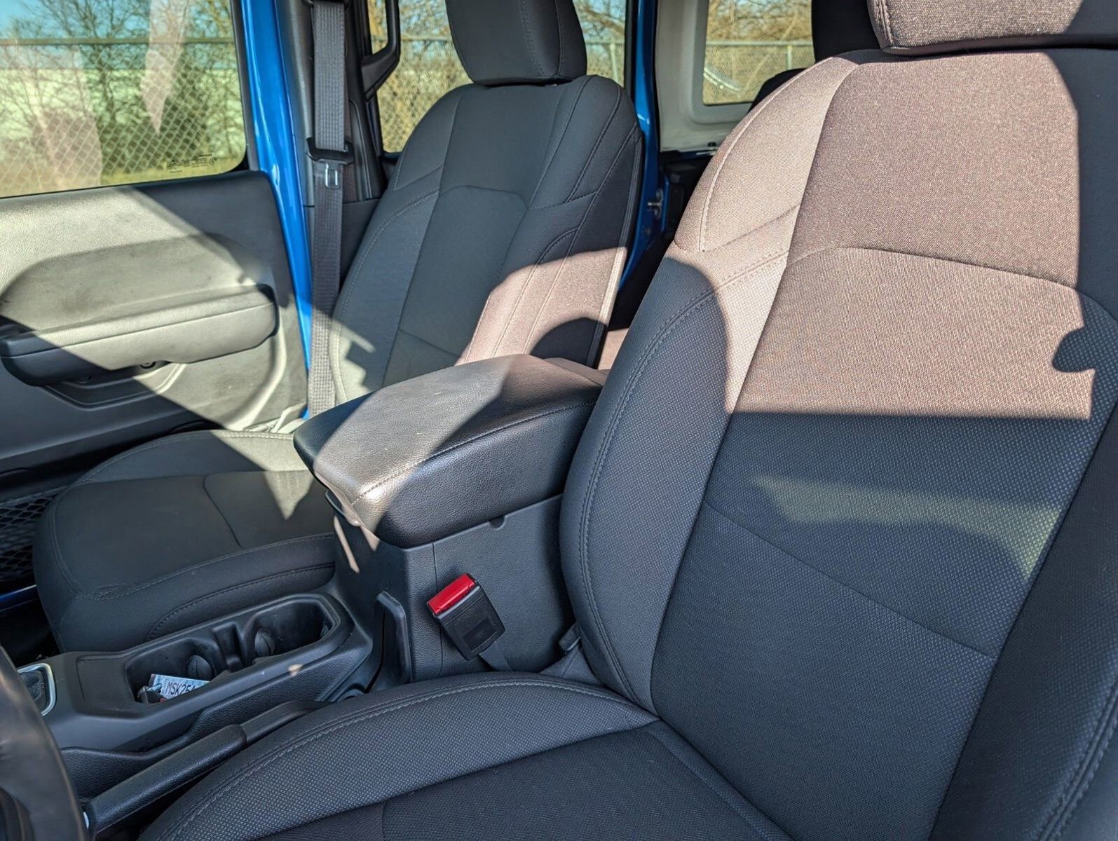 Used 2023 Jeep Wrangler Sport S image 19