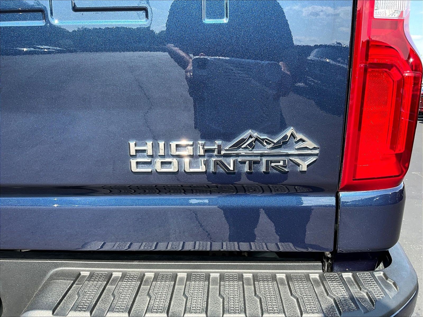 Used 2022 Chevrolet Silverado 2500 High Country w/ Z71 Off-Road Package AWD/4WD image 25