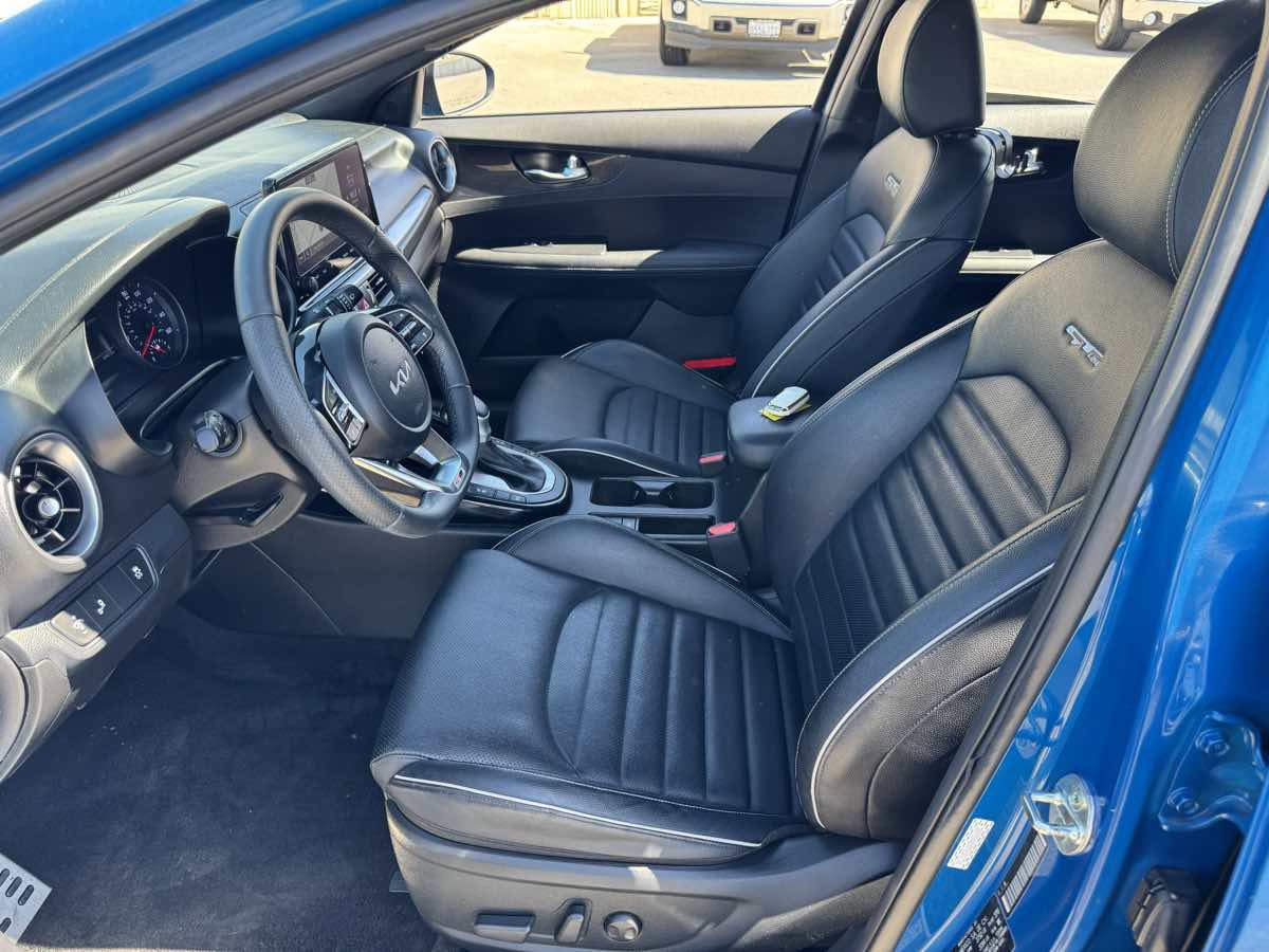 Used 2023 Kia Forte GT-Line w/ GT-Line Premium Package image 24