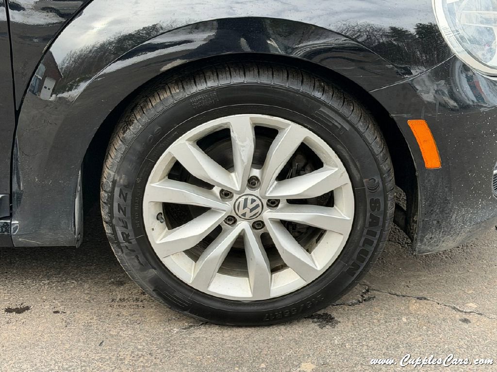 Used 2014 Volkswagen Beetle TDI image 40