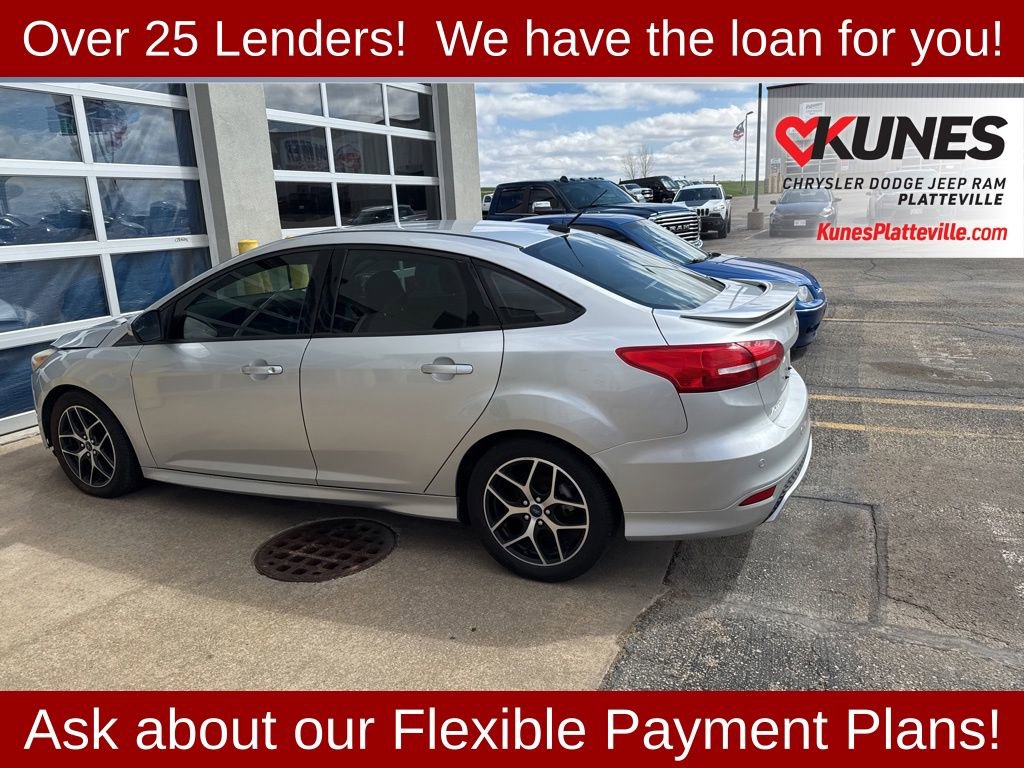 Used 2015 Ford Focus SE w/ SE Sport Package FWD image 14