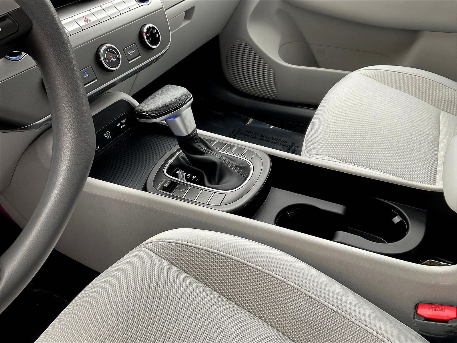 New 2027 Hyundai Kona SE AWD/4WD image 12