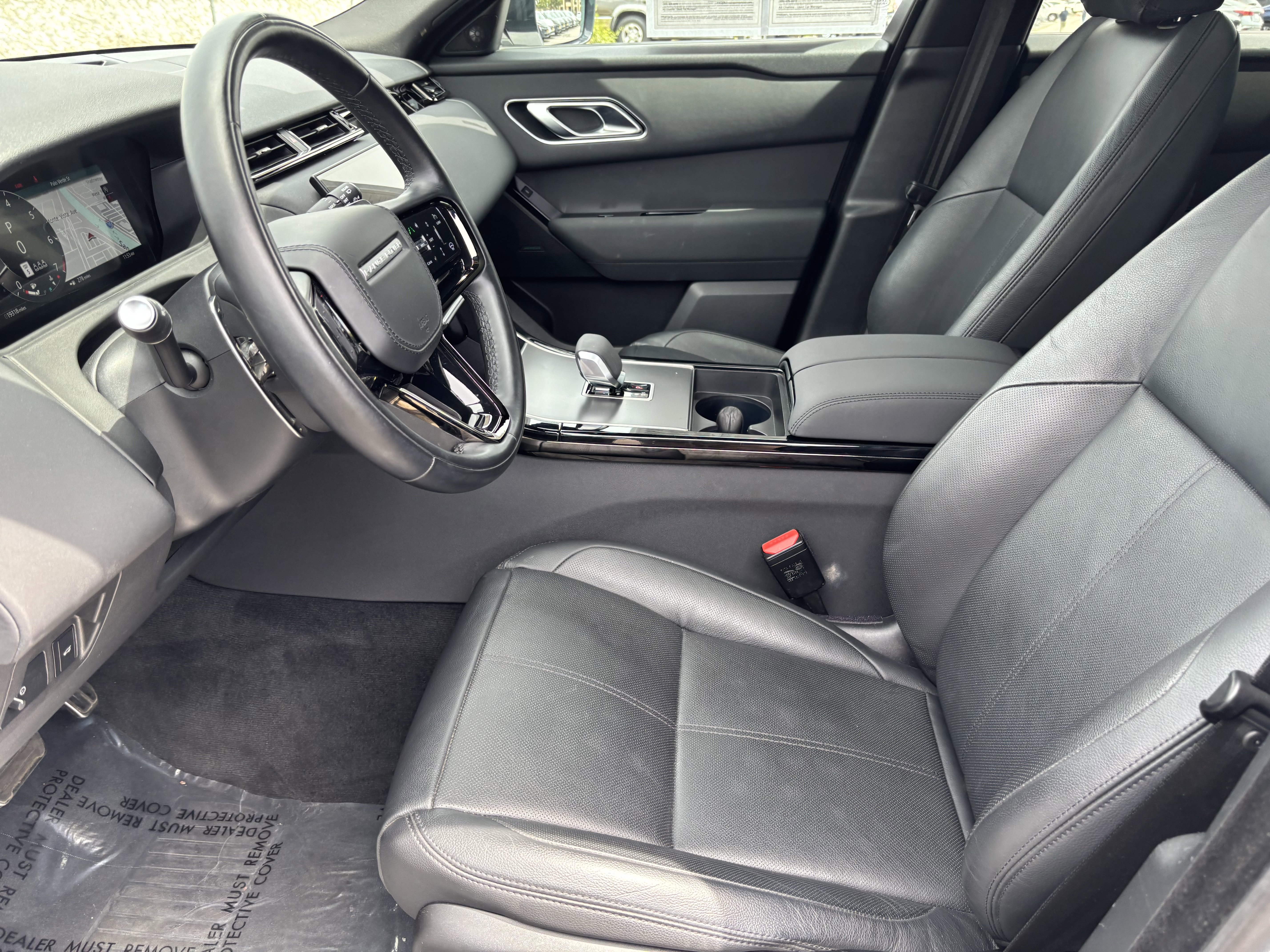 Used 2025 Land Rover Range Rover Velar Dynamic SE image 17