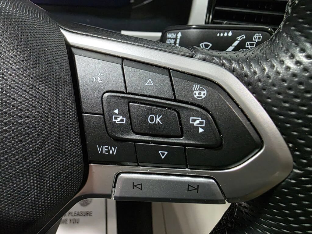 Used 2023 Volkswagen Atlas SEL Premium AWD/4WD image 16