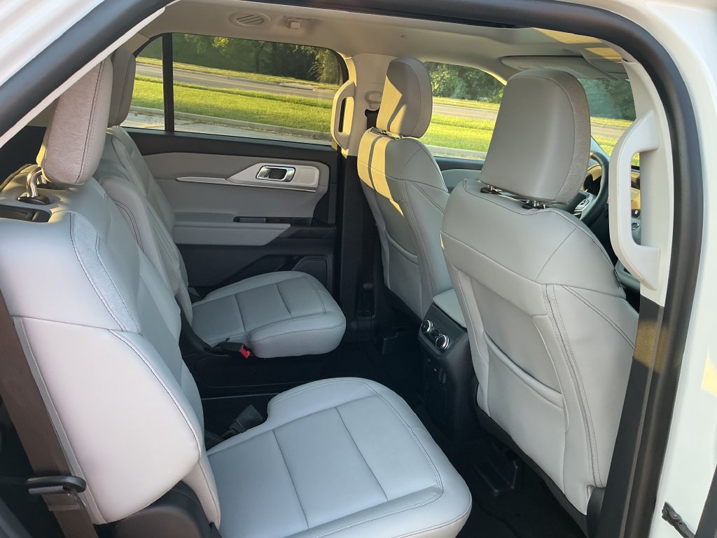 New 2026 Ford Explorer Active w/ Active Comfort Package AWD/4WD image 18