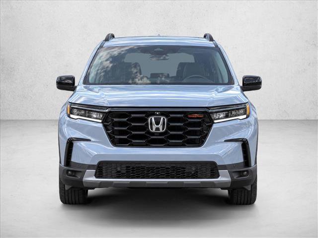 Used 2023 Honda Pilot TrailSport image 2