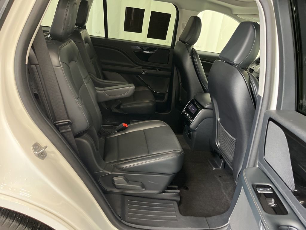 Used 2025 Lincoln Aviator AWD w/ Jet Appearance Package image 22