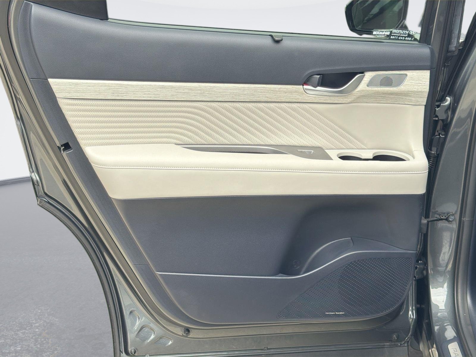 Used 2025 Hyundai Palisade Calligraphy FWD image 24