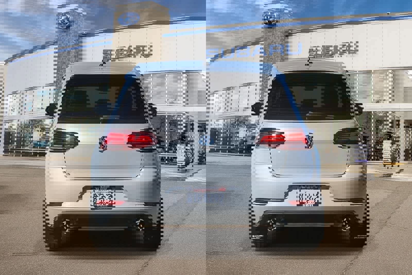 Used 2018 Volkswagen GTI SE image 5