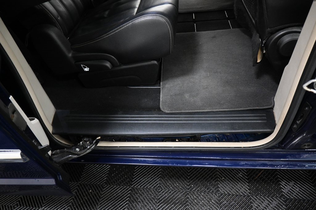 Used 2013 Chrysler Town & Country Touring image 26