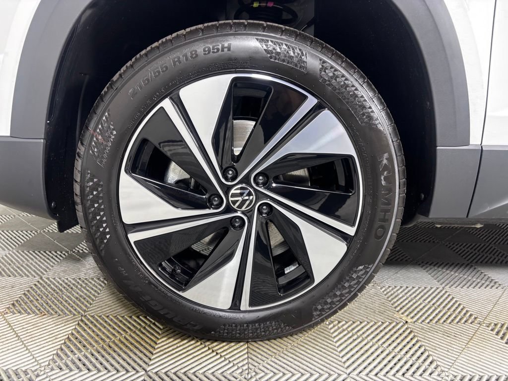 New 2026 Volkswagen Taos SE AWD/4WD image 18