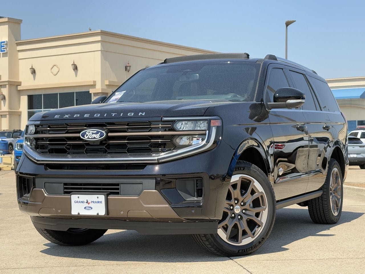 New 2027 Ford Expedition King Ranch RWD image 2