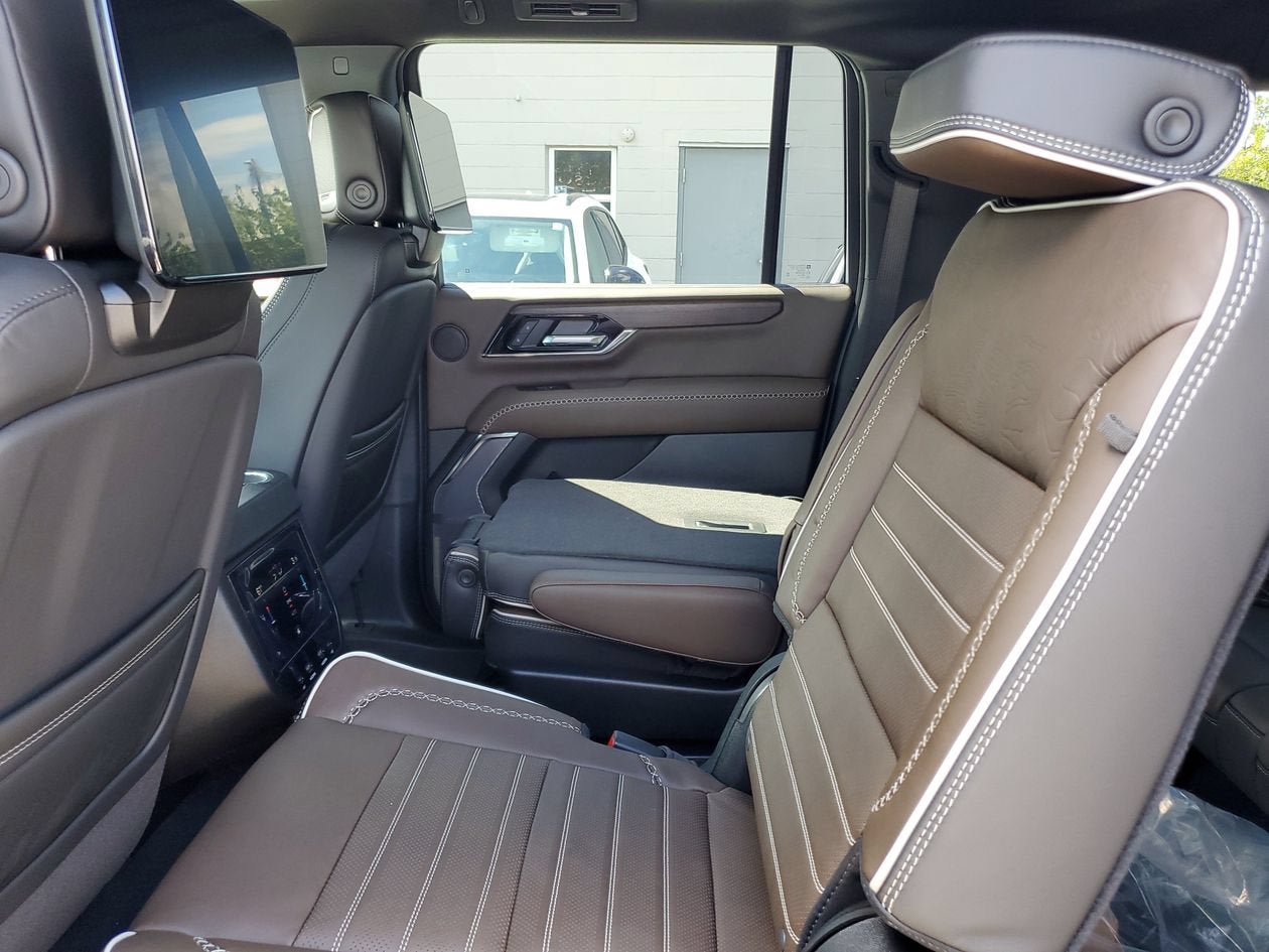 New 2026 GMC Yukon XL Denali Ultimate AWD/4WD image 11