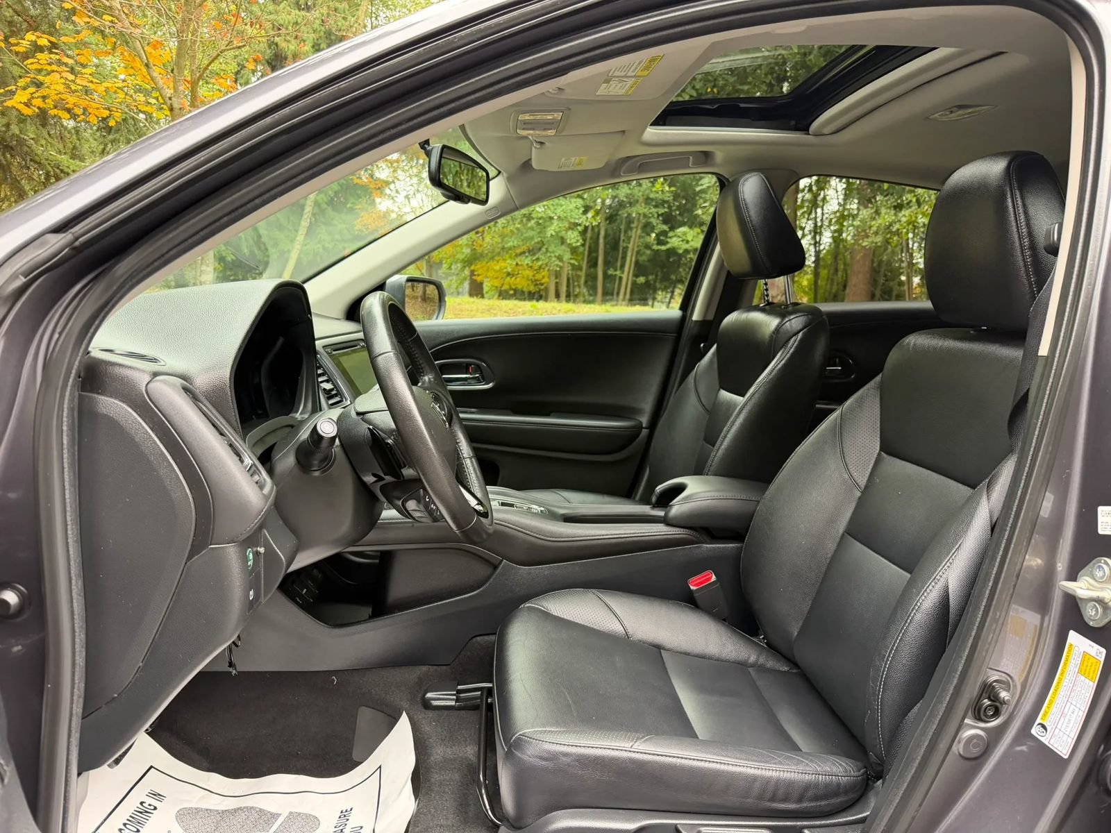 Used 2017 Honda HR-V EX-L image 4