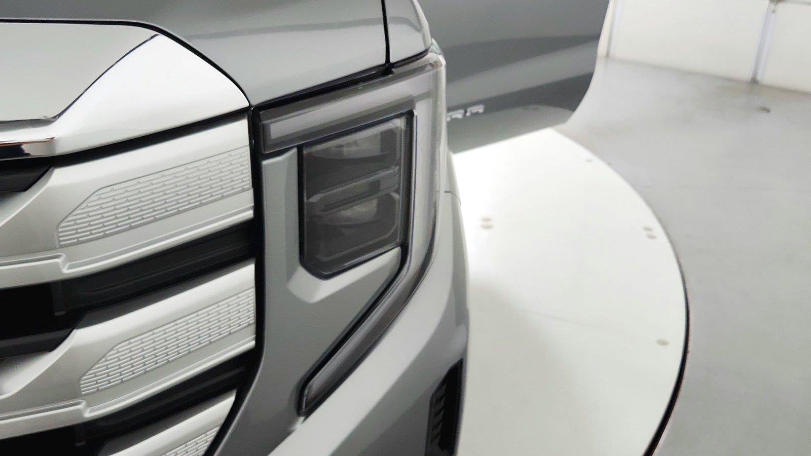 Used 2026 GMC Sierra 1500 SLE w/ X31 Off-Road Package AWD/4WD image 39