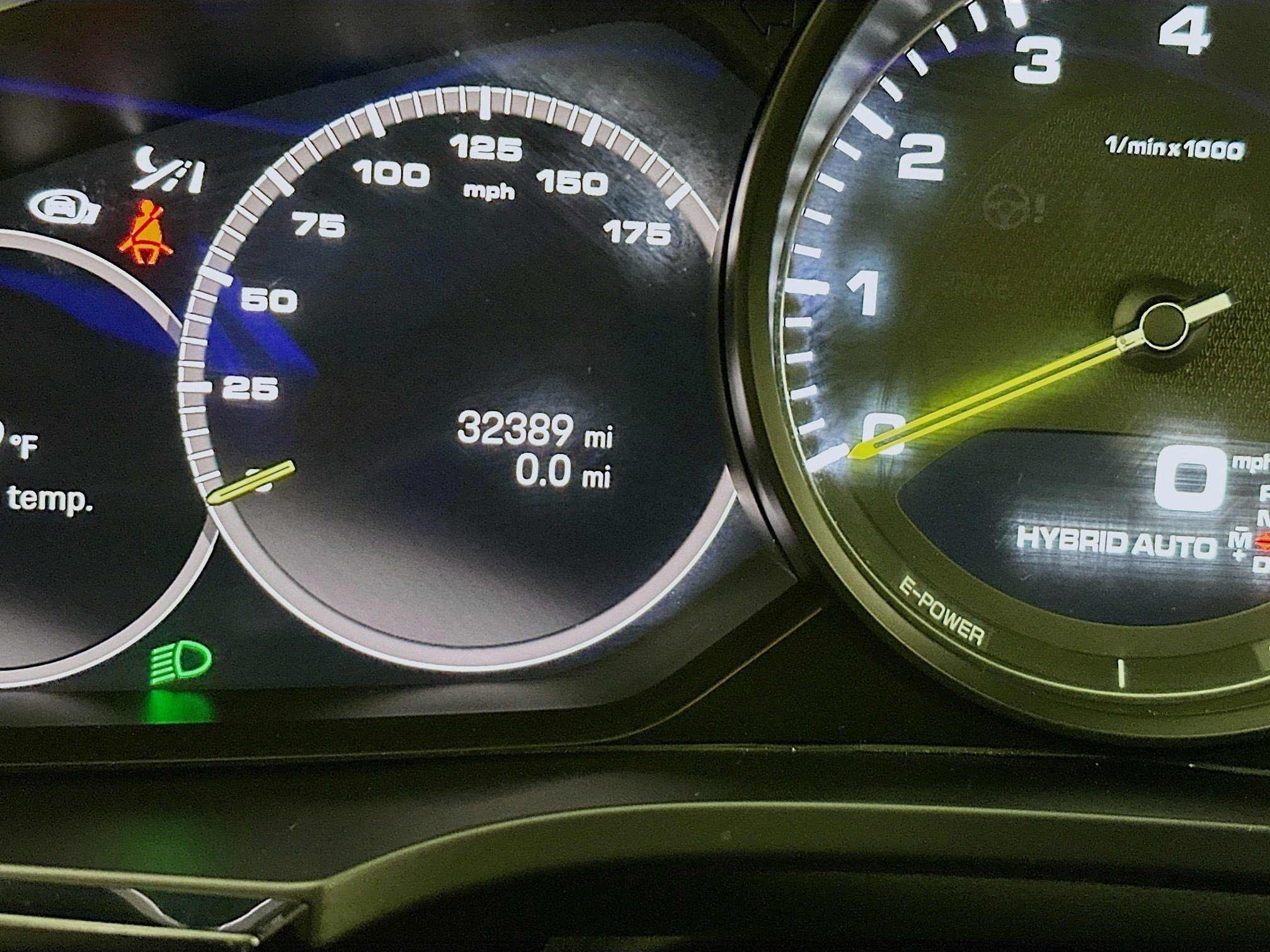 Used 2022 Porsche Cayenne E-Hybrid Coupe image 9