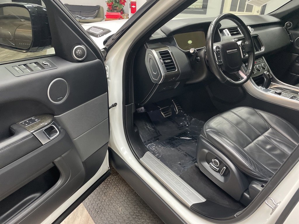 Used 2016 Land Rover Range Rover Sport Supercharged image 3