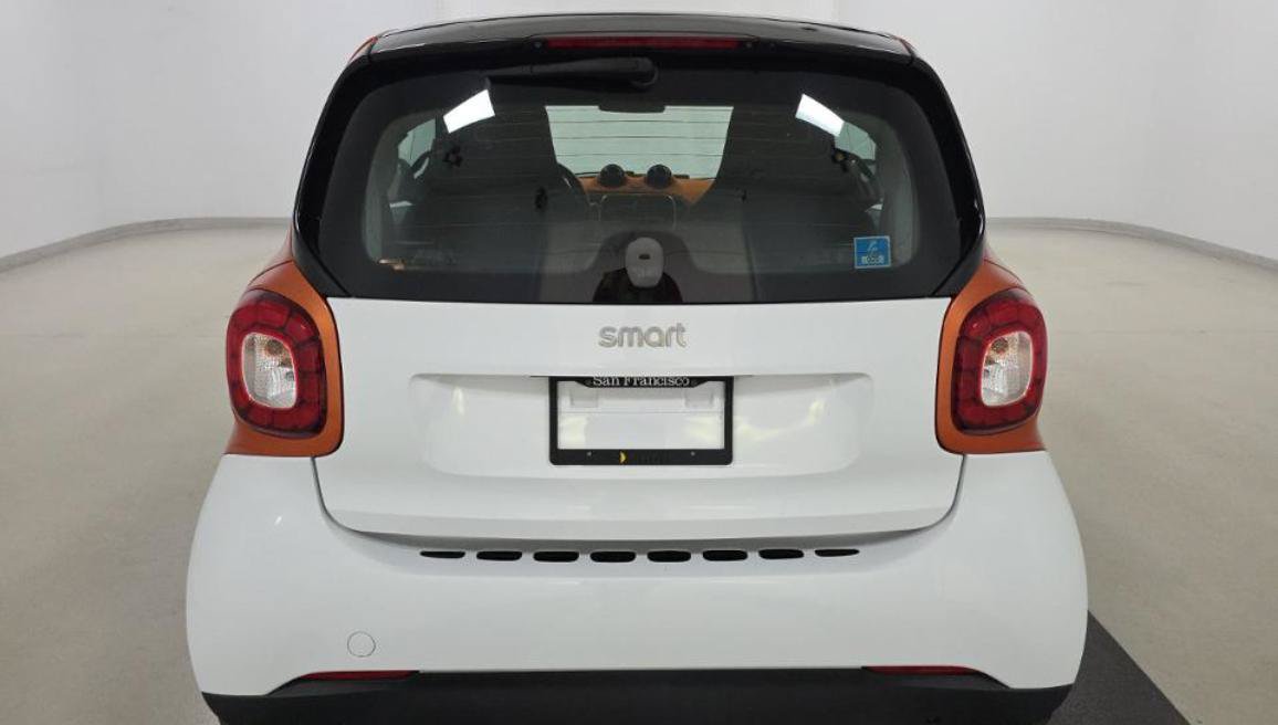 Used 2016 smart fortwo passion w/ Edition #1 Package RWD image 5