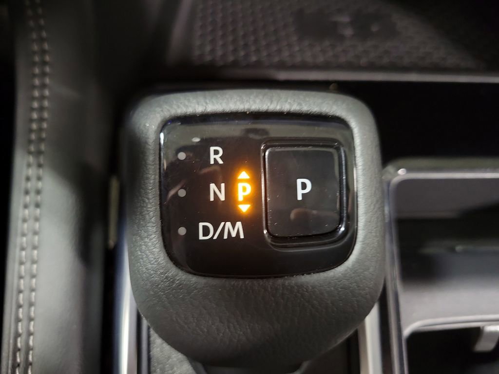 Used 2024 Nissan Pathfinder Platinum AWD/4WD image 17