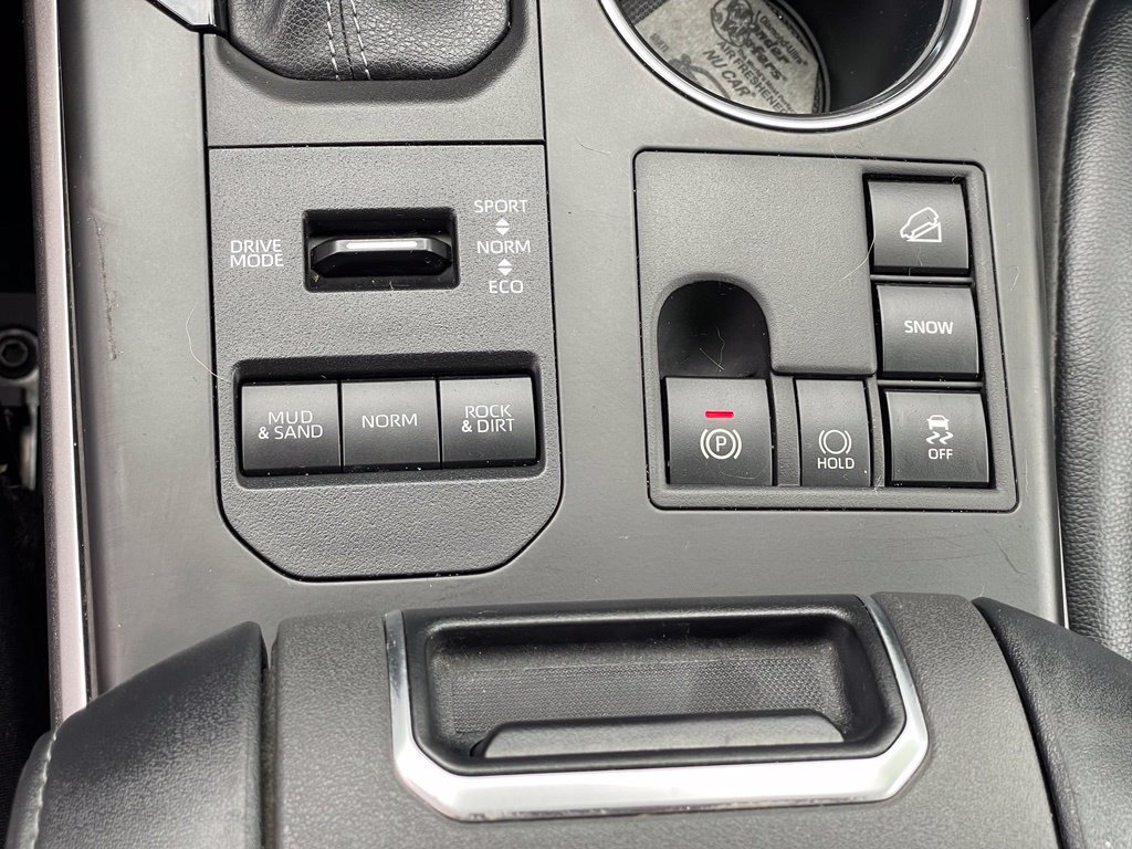 Used 2023 Toyota Highlander XLE AWD/4WD image 29