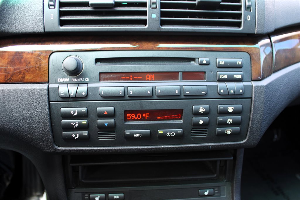 Used 2005 BMW 325i Sedan image 22