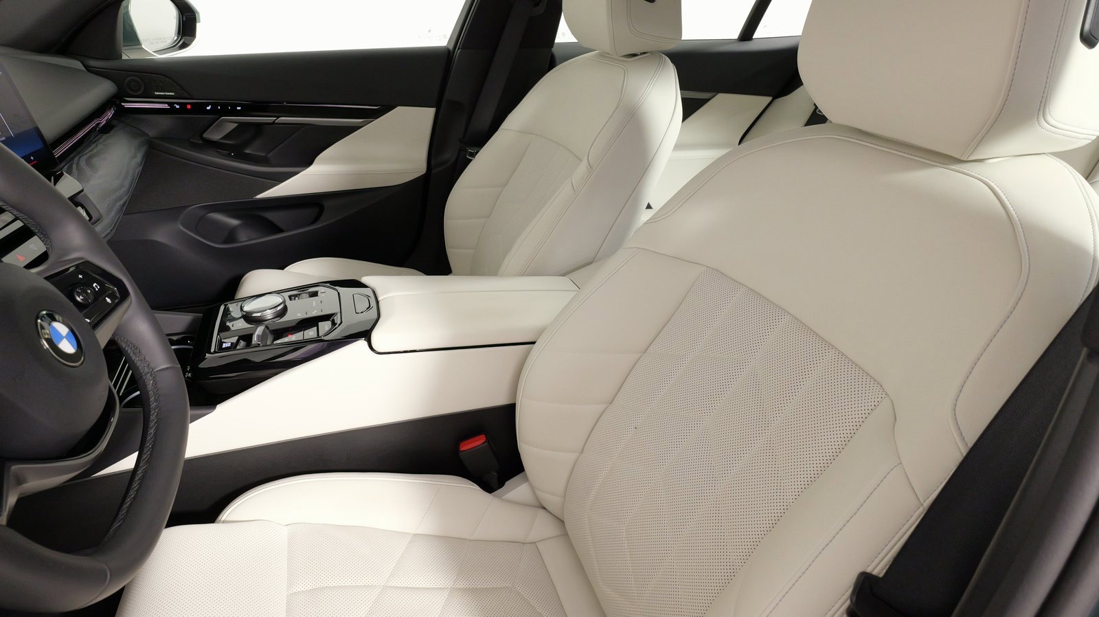 Used 2024 BMW 530i xDrive image 32