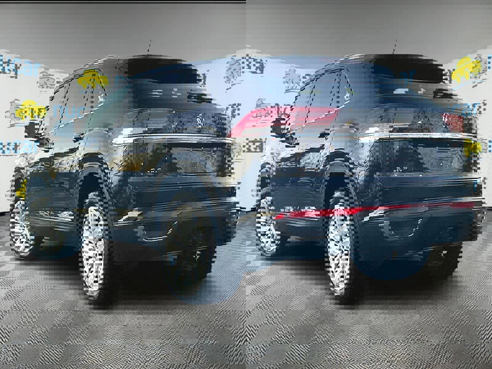 Certified 2022 Volkswagen Atlas Cross Sport SE image 4