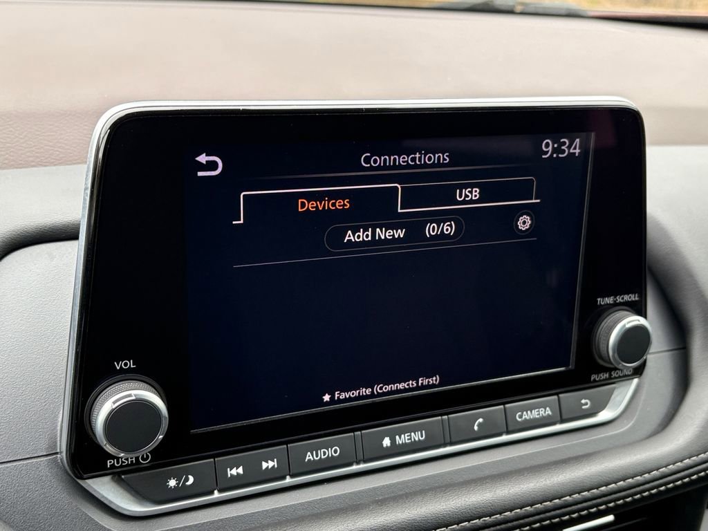 Used 2023 Nissan Rogue S FWD image 17