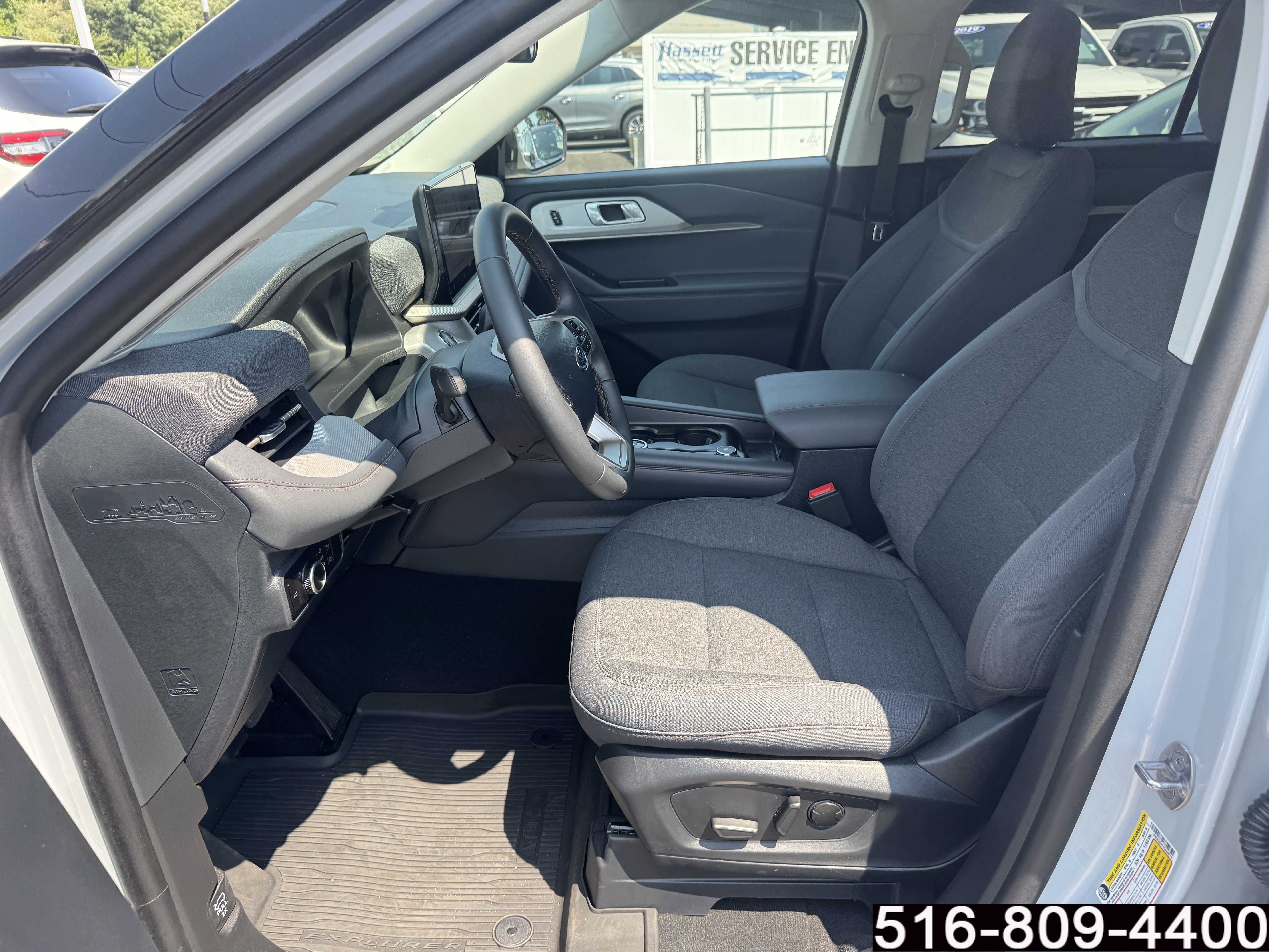 Used 2026 Ford Explorer Active AWD/4WD image 23
